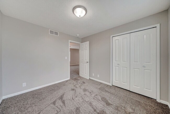 Building Photo - 1337 S 10th St