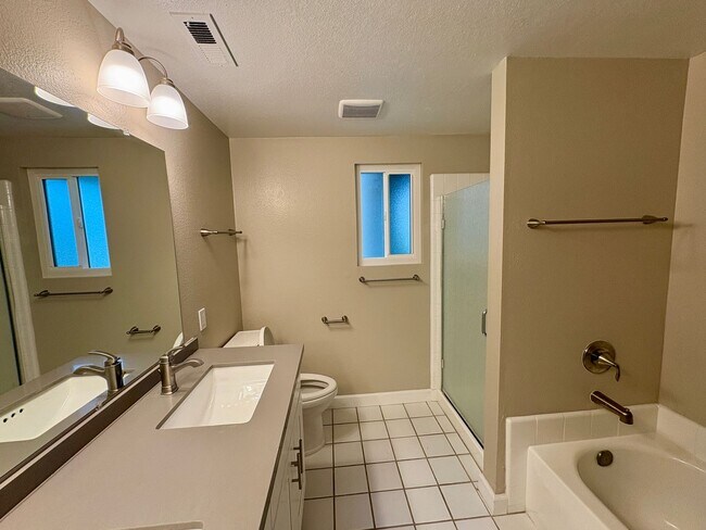 Building Photo - Single Story 3 Bedroom House in Carlsbad