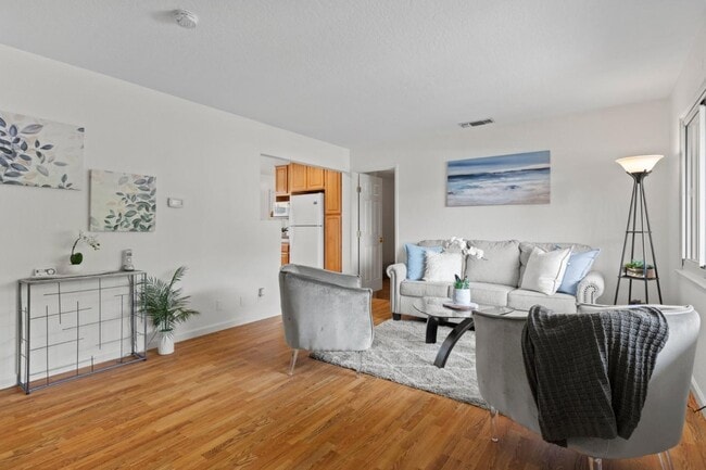 Building Photo - 1813 Beech St