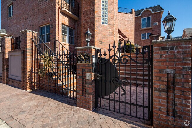 Entrance - 6315 Forest Ave