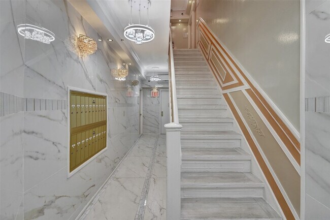 Building Photo - 1569 Lexington Ave