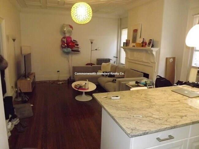 Building Photo - 465 Park Dr