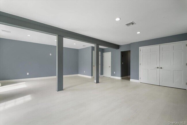 Building Photo - 171 Diddell Rd