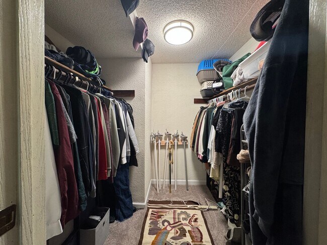 Building Photo - 2 Bedroom Condo Near WWU and Bus Line