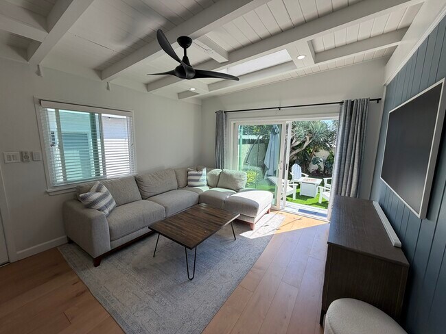 Building Photo - 544 8th St