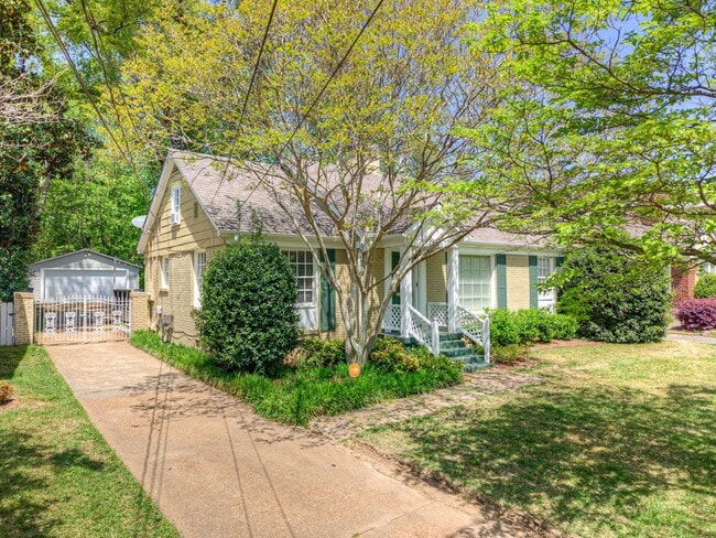 Building Photo - Beautiful 3 bed/3 full baths PLUS flex spa...