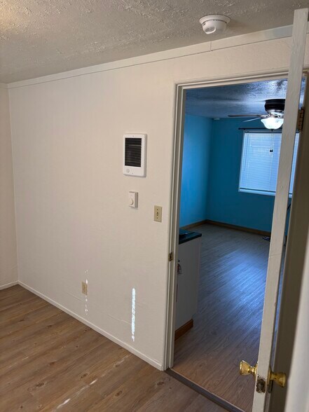 Bedroom/livingroom - 1819 Carroll St