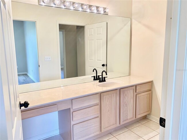 Building Photo - 1212 S Hiawassee Rd