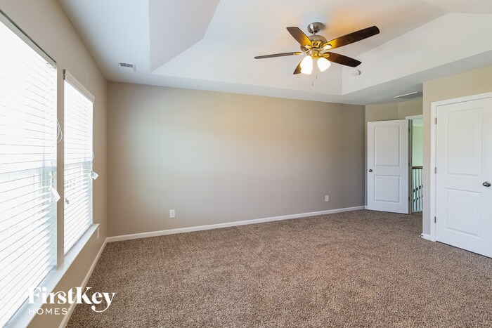 Building Photo - 772 Redbud Ln