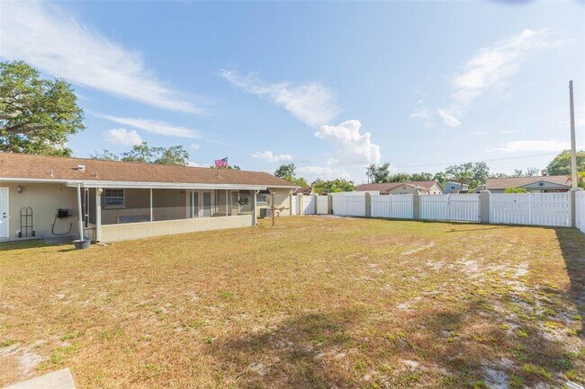 Building Photo - 6710 Mornay Cir