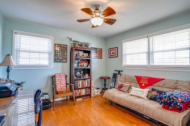 Building Photo - Gorgeous single-family home close to Belvo...