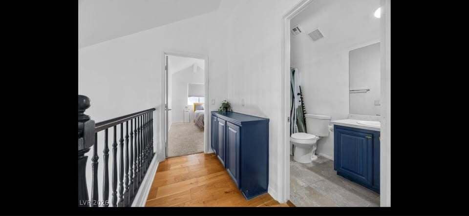 Building Photo - 792 Valley Rise Dr