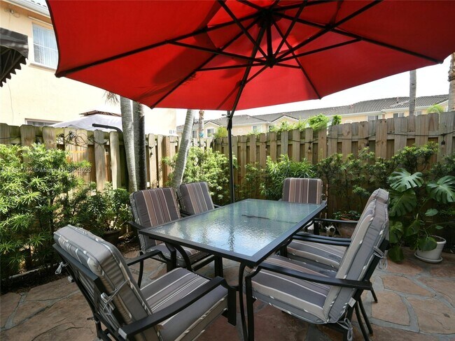 Building Photo - 7321 NW 174th Ter