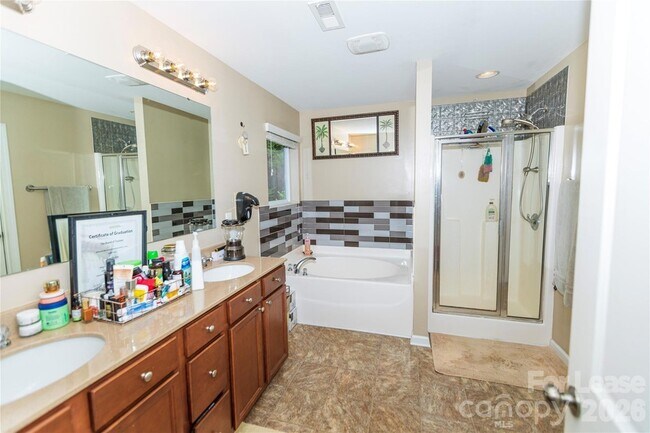 Building Photo - 2922 Deep Cove Dr NW