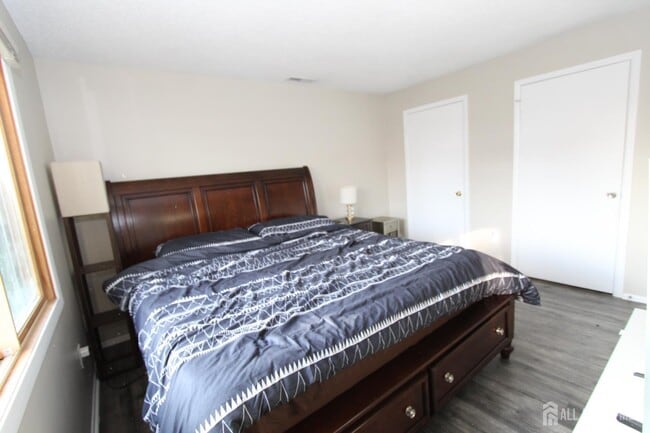 Building Photo - 1016 Aspen Dr