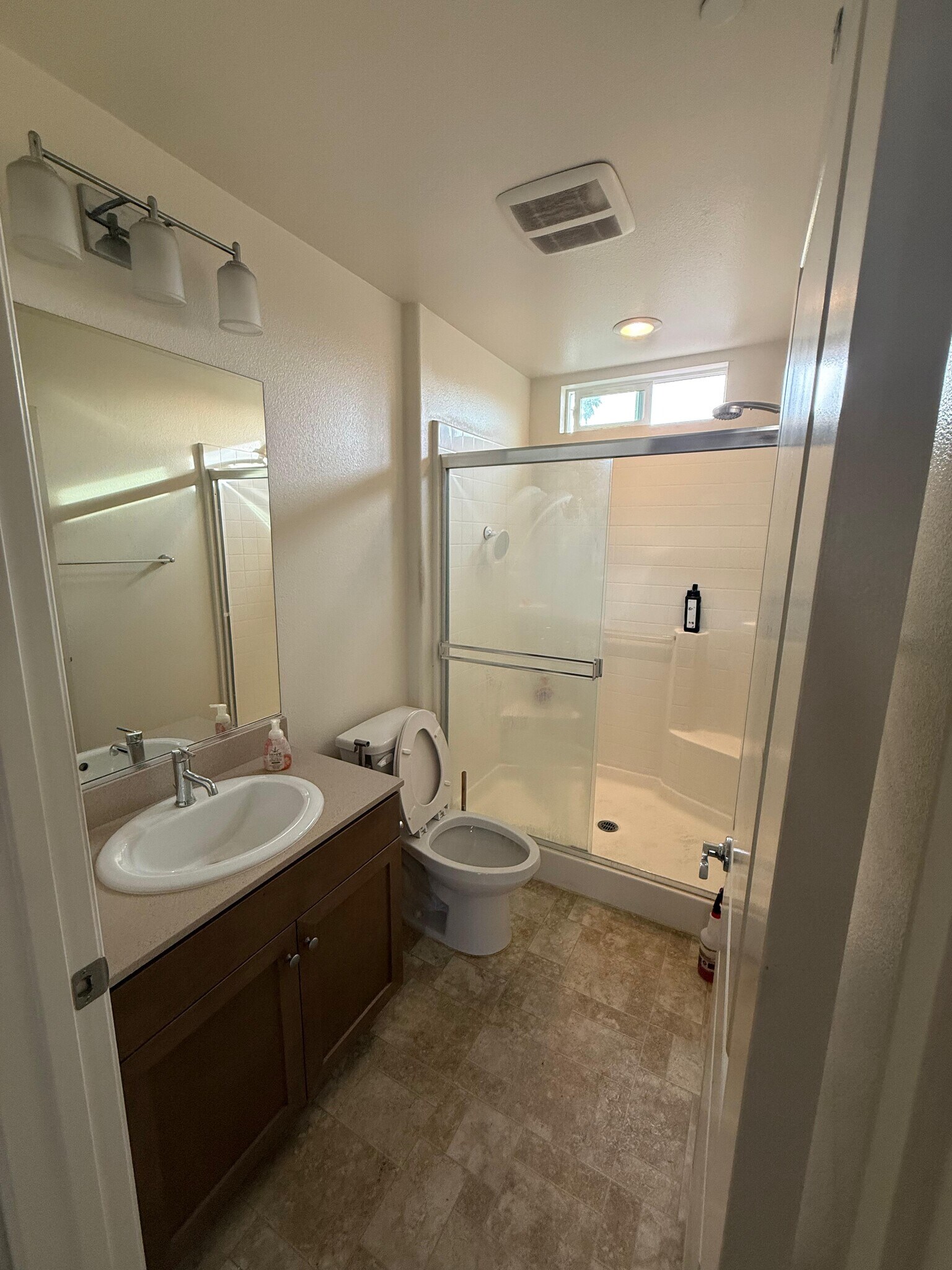 Building Photo - 335 N Fenimore Ave