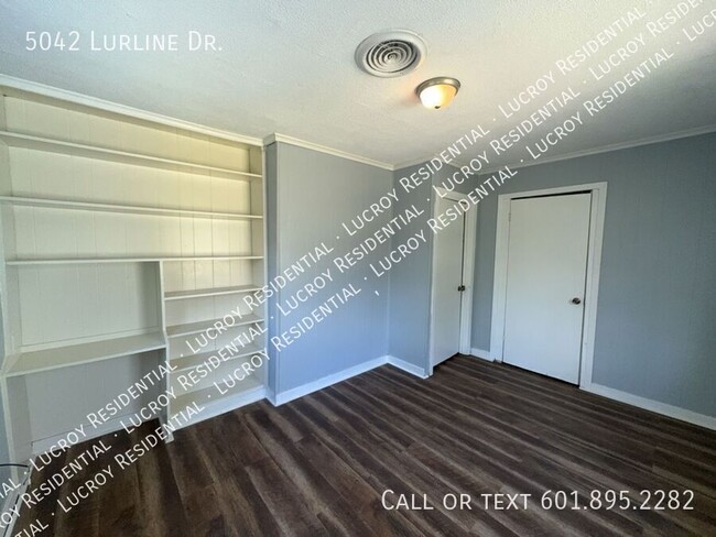 Building Photo - 5042 Lurline Dr