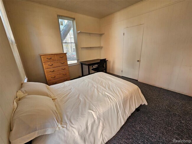 Building Photo - 921 Mary St