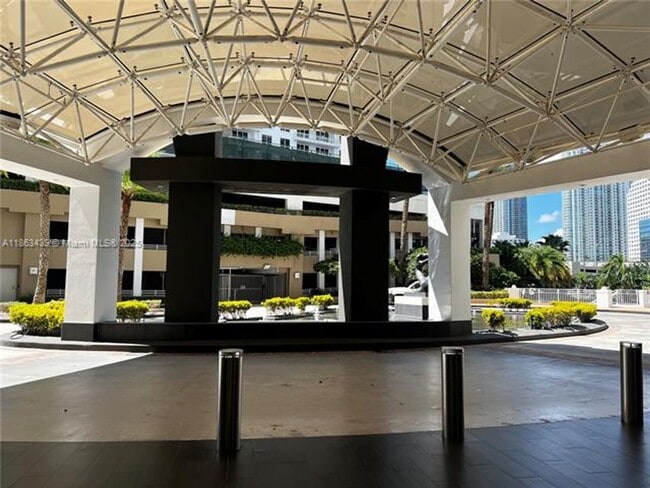 Building Photo - 901 Brickell Key Blvd