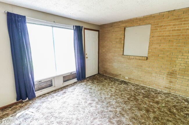 Building Photo - 1425 Harry Road