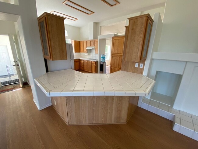 Building Photo - Panoramic Views - 46 West - Hilltop Property