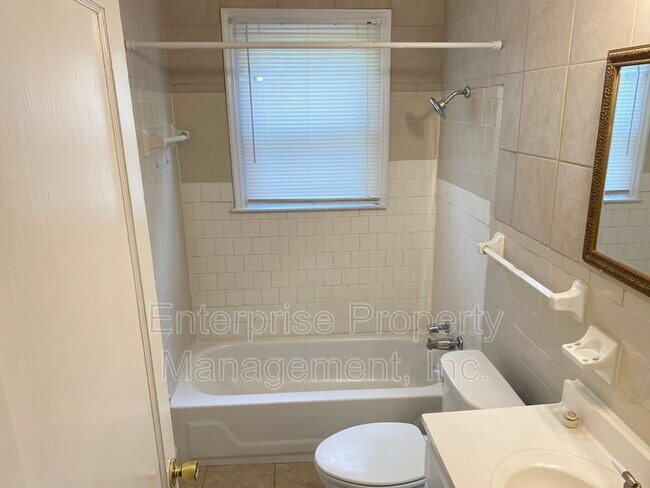 Building Photo - 3654 Mason Ave