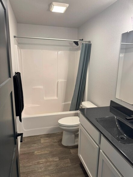 Building Photo - 1208 Kenai Dr