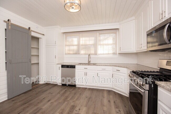 Building Photo - 3615 Phelts Dr
