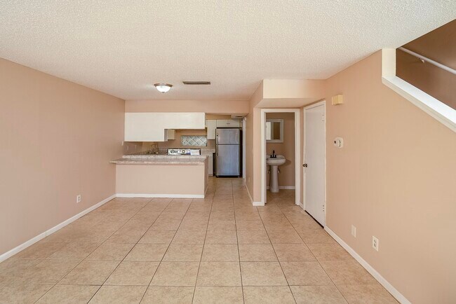 Building Photo - 123 Rio Del Mar St