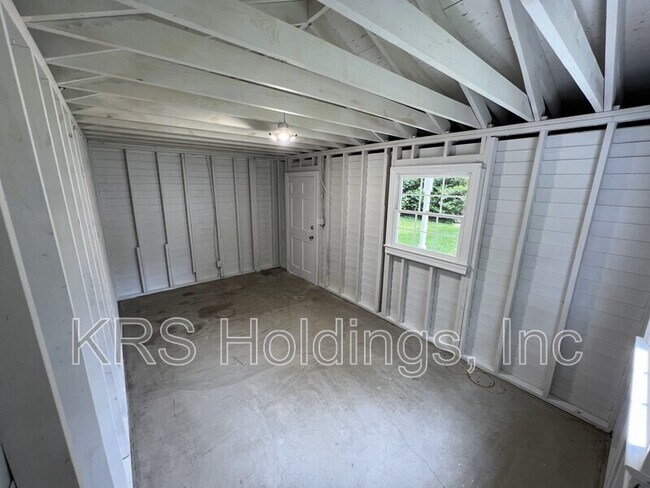 Building Photo - 310 Sycamore Rd