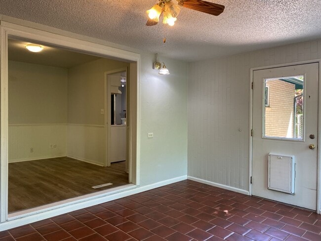 Building Photo - 3 Bed 1 Bath w/ 1 car garage West-Side Fort Collins Ranch