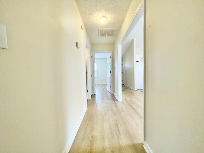 Building Photo - 601 Peletier Loop Rd