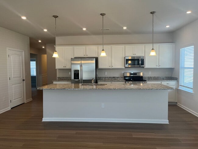 Building Photo - Beautiful Ranch Home in Sanford, Available...