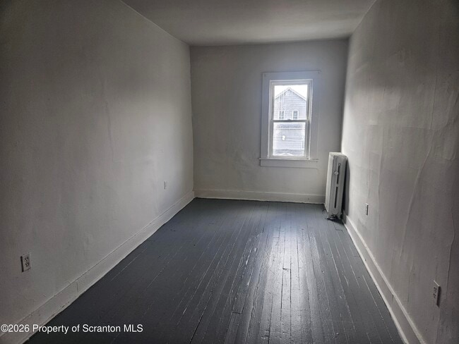 Building Photo - 715 Moosic St