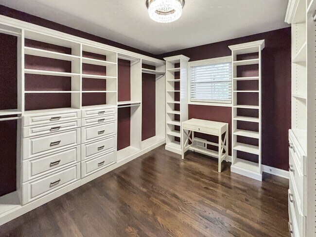 Building Photo - BEAUTIFUL Property in Marietta!
