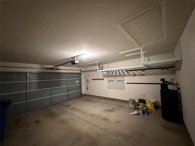 Building Photo - Beautiful 3 bed 2 bath house on corner lot