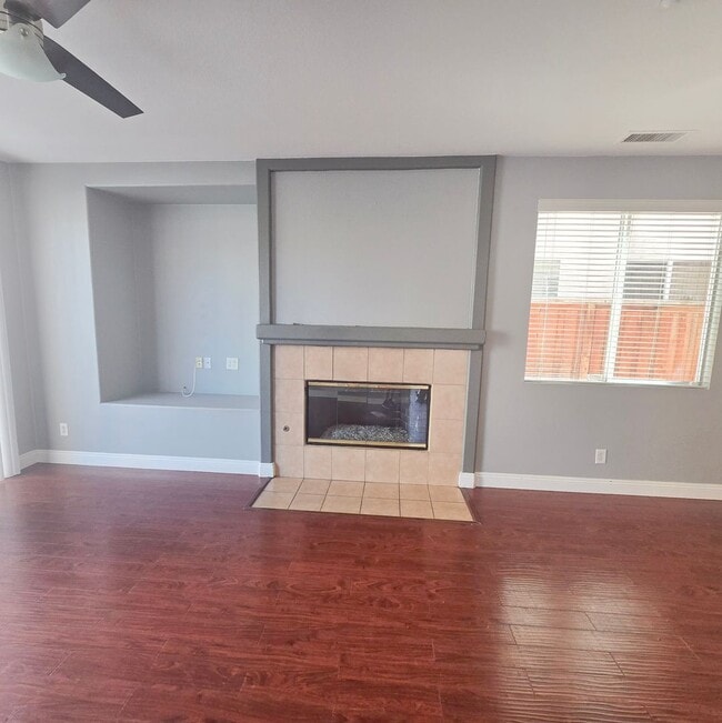 Building Photo - Save on Rent - Half Off Rent if move By No...