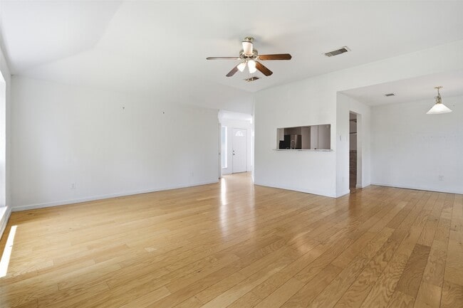 Building Photo - 214 Glen Haven Ct