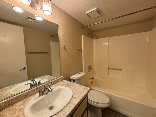 Building Photo - 276 Lake Havasu Ave