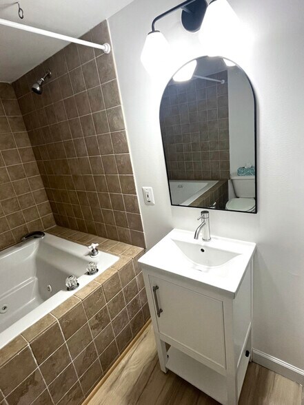 Building Photo - 12822 Booth Rd