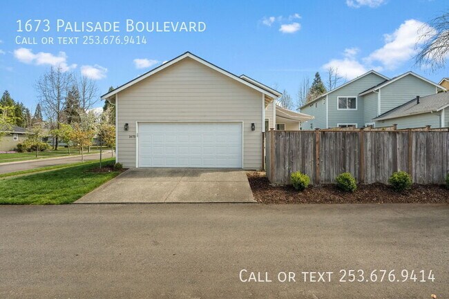 Building Photo - 1673 Palisade Blvd