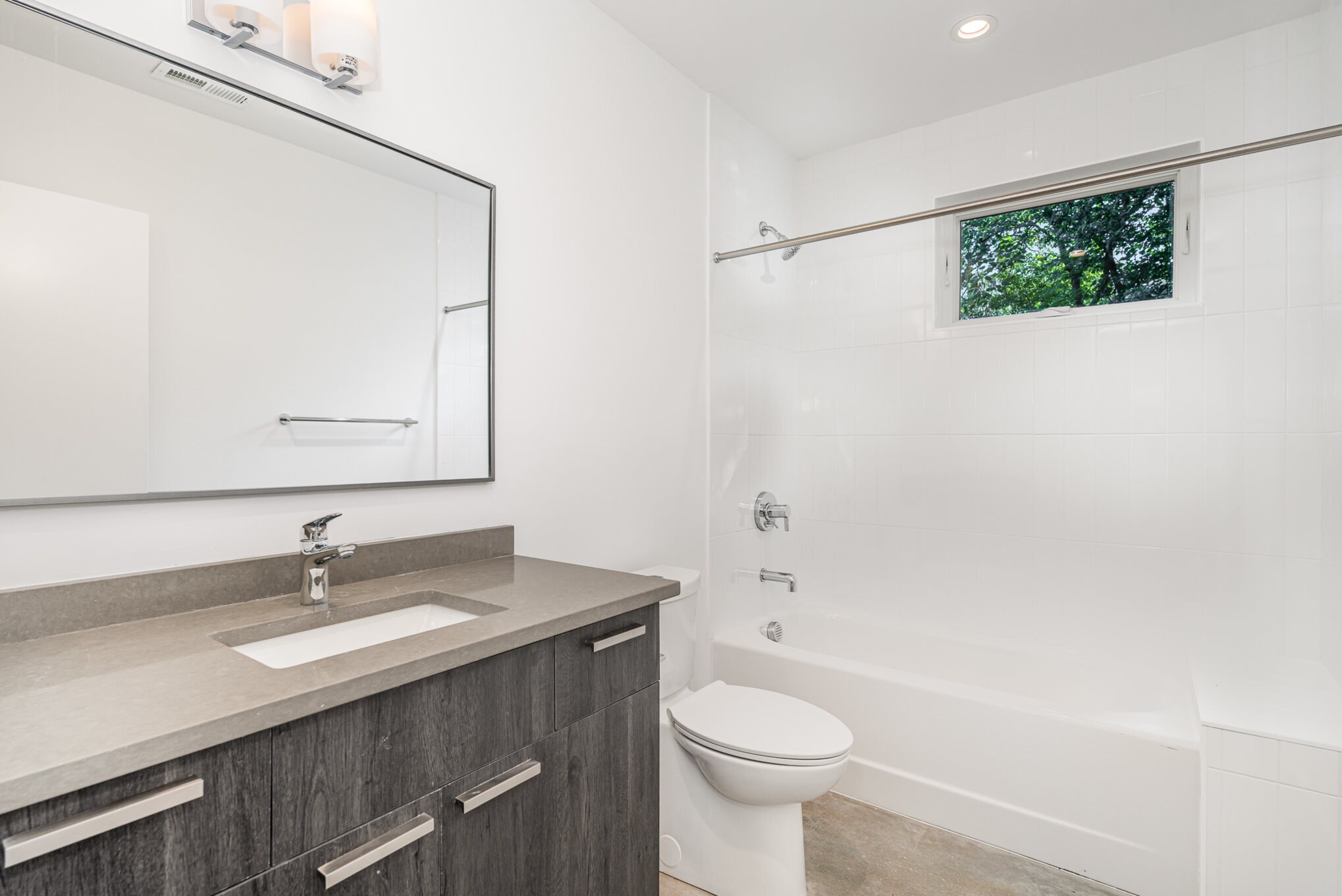 Building Photo - 515 W Lenoir St