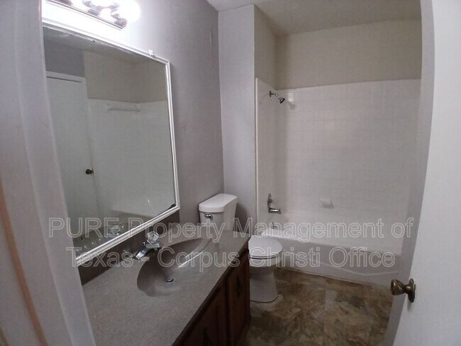 Building Photo - 5001 Middlecoff Cir