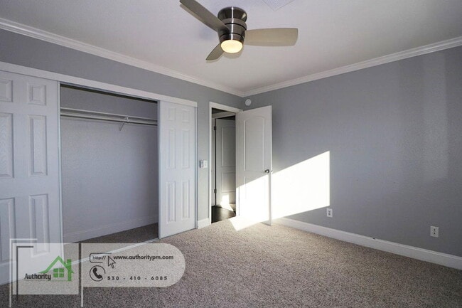 Building Photo - 251 Kamp Way