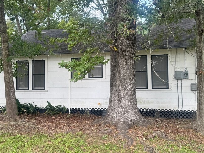 Building Photo - Charming 2 Bedroom 1 Bath In Boyce!