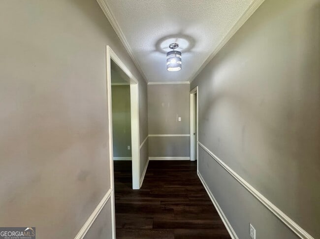 Building Photo - 427 Meadowlark Dr