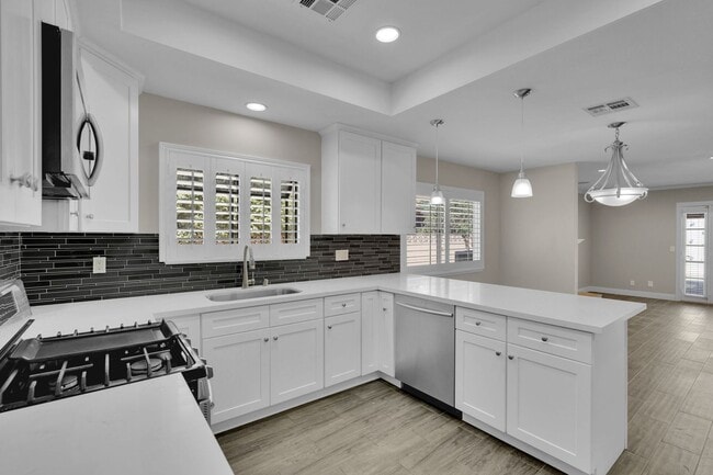 Building Photo - Fully Remodeled 4-Bedroom Single-Story ADU...