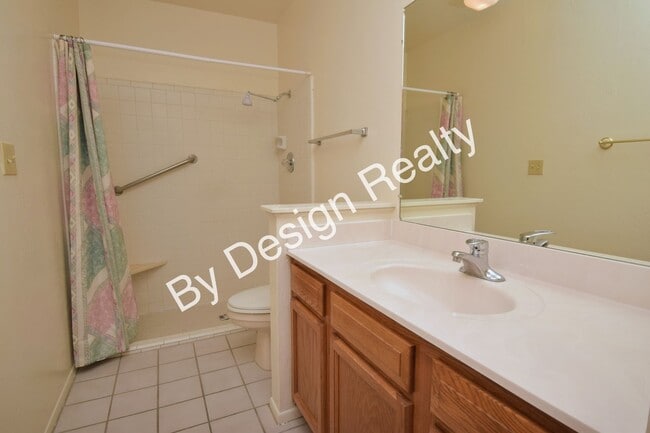 Building Photo - 55+ Townhome for Rent - Spacious 3BR/2BA w...