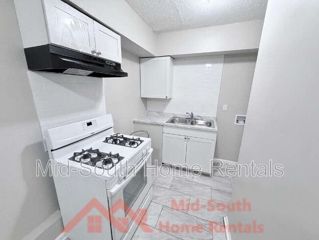 Building Photo - 139 N Claybrook St