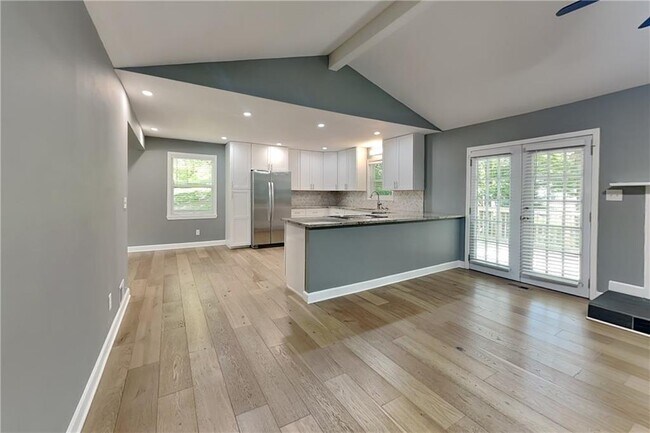 Building Photo - 3832 Meadow Ln